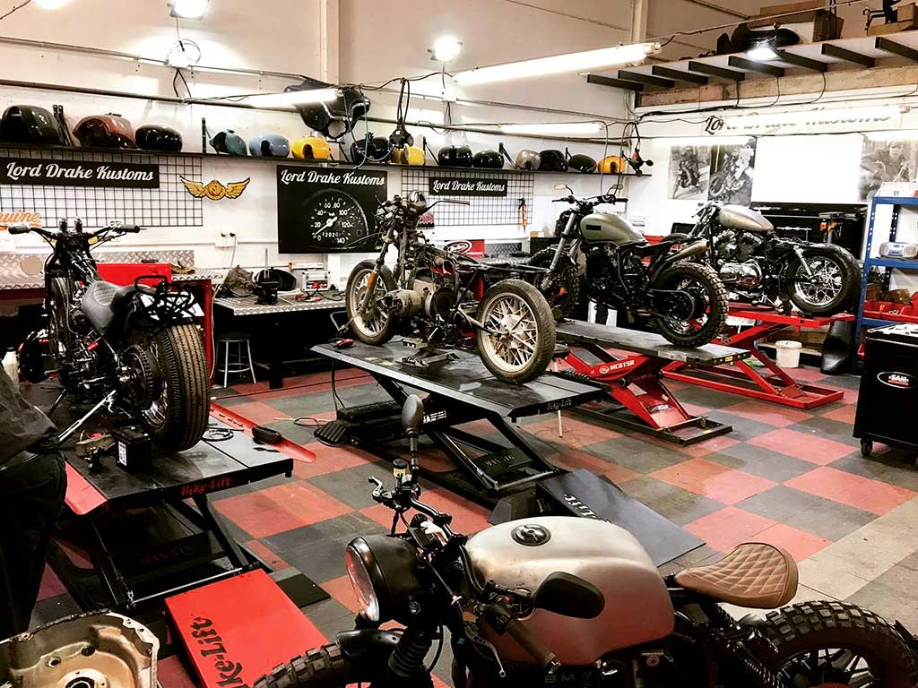 Autosport Workshop Interior